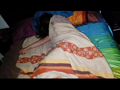 ❤️ Nevlastní syn buzeruje svou mladou nevlastní matku, zatímco ona spí. ☑ Šukání u cs.purchasexz.top ❤